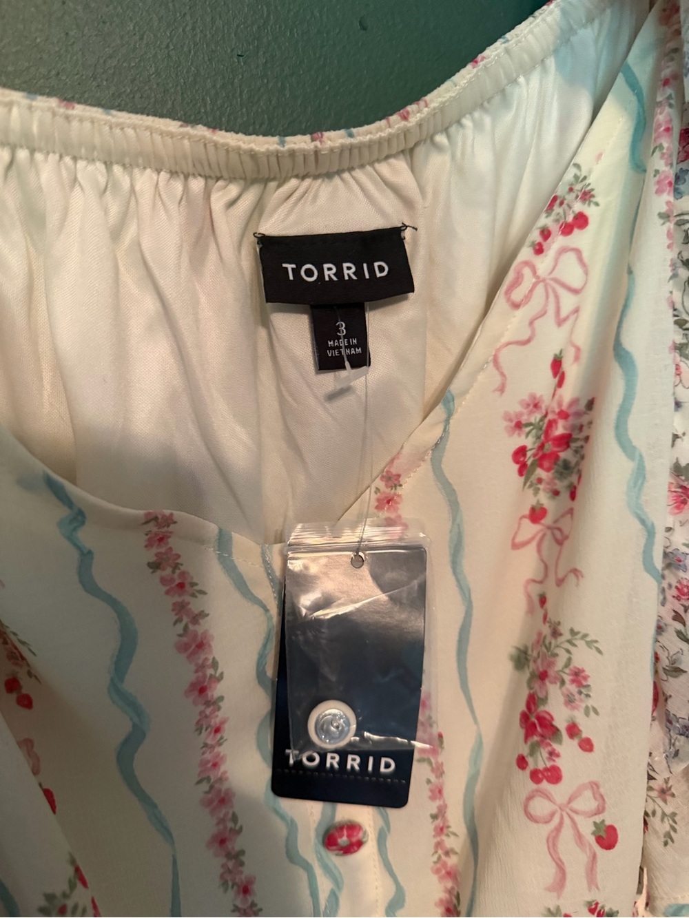 Torrid strawberry bow Cream Maxi Dress with Pink Floral Stripe nwt sz 3 - Picture 4 of 12